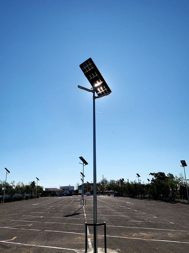 solar parking lot light in Canada